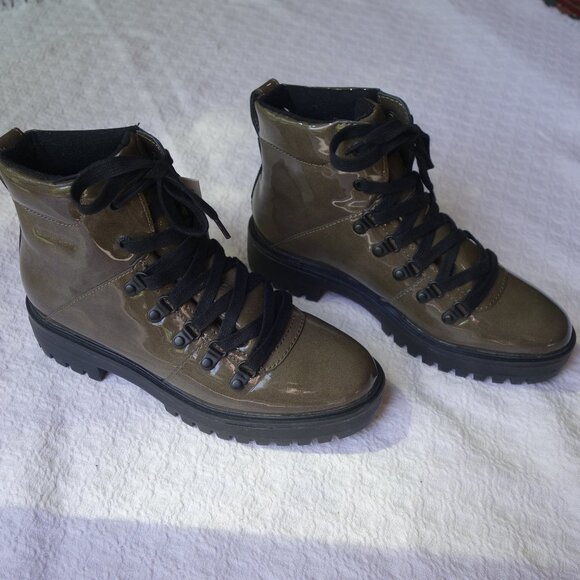 Cougar Nash Waterproof Patent Boots New! - Picture 2 of 14
